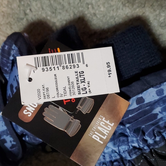 New Boys lg/xl childrens place insulated gloves 8+ yrs - Picture 4 of 8